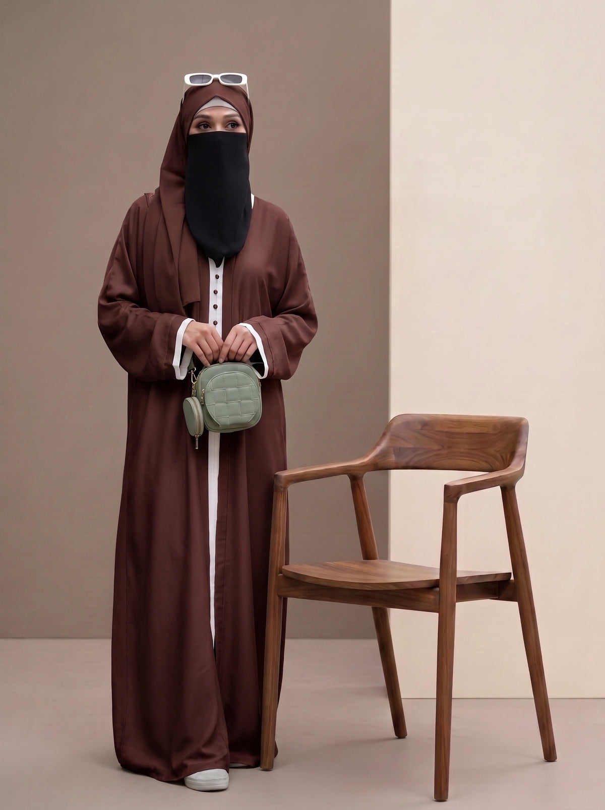 Vogue Dual-Tone Contrast Abaya — Chocolate Brown Edition