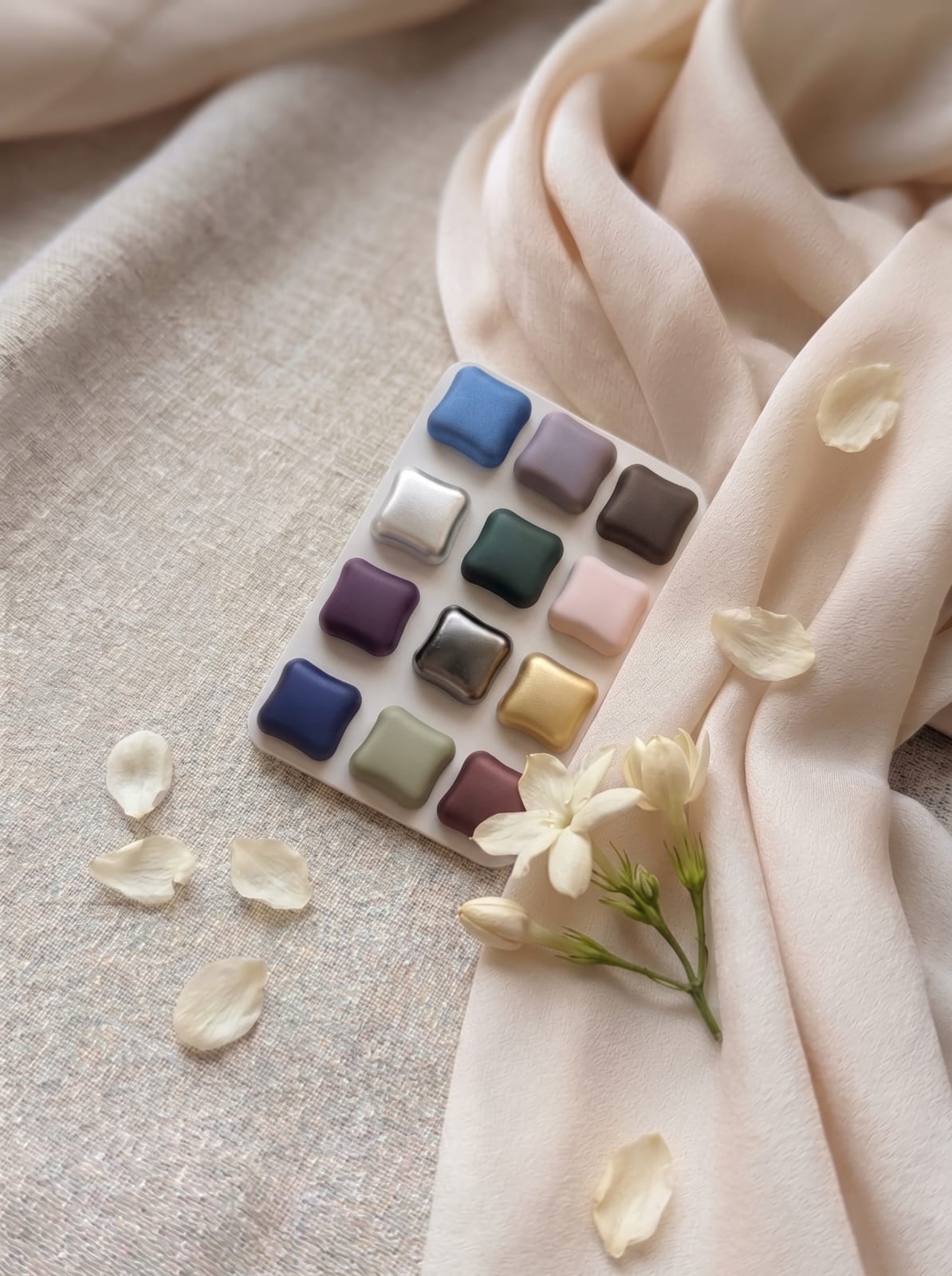 Square Matte Magnetic Hijab Pins – 12 Shades – Rida Online Store